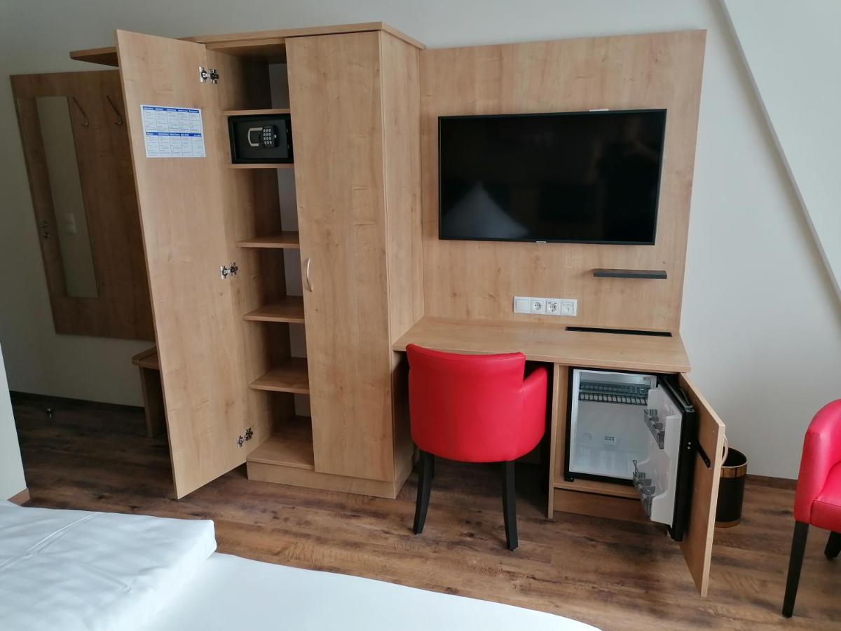 Landgasthof Niebler Adelsdorf Zewnętrze zdjęcie