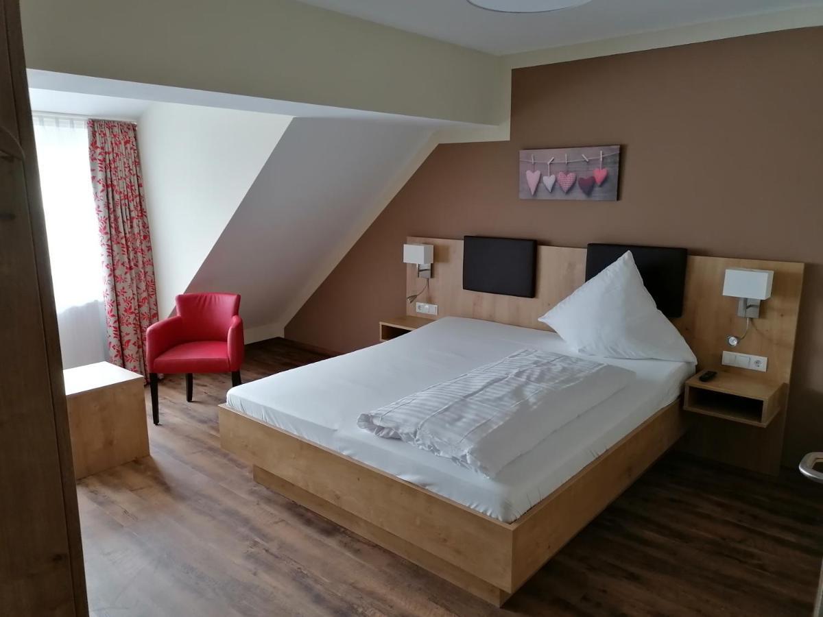 Landgasthof Niebler Adelsdorf Zewnętrze zdjęcie
