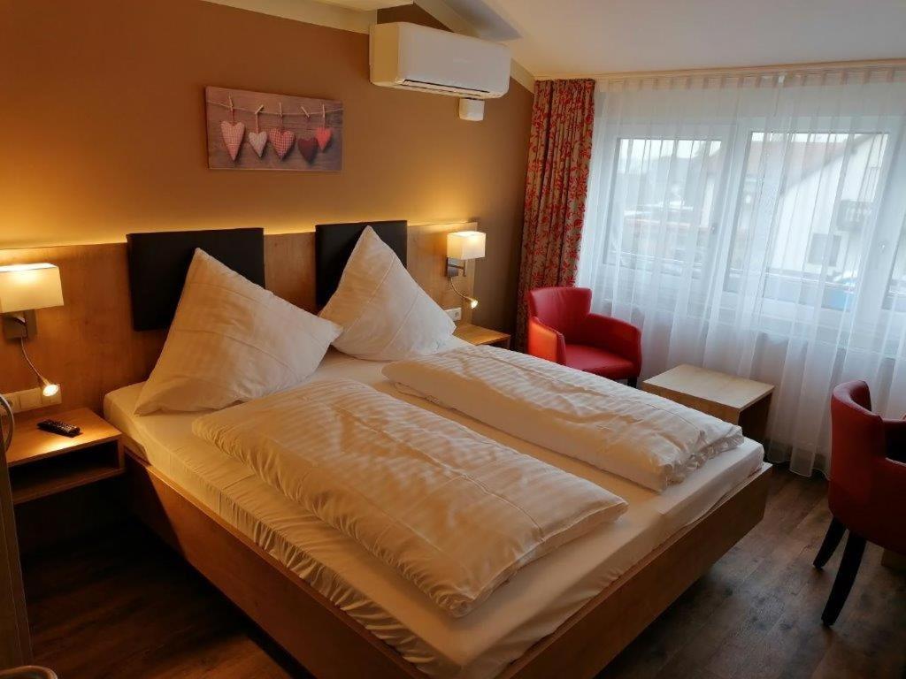 Landgasthof Niebler Adelsdorf Zewnętrze zdjęcie