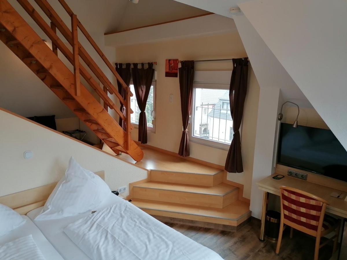 Landgasthof Niebler Adelsdorf Zewnętrze zdjęcie