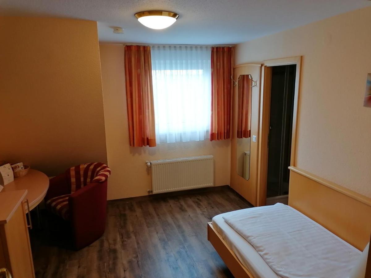 Landgasthof Niebler Adelsdorf Zewnętrze zdjęcie