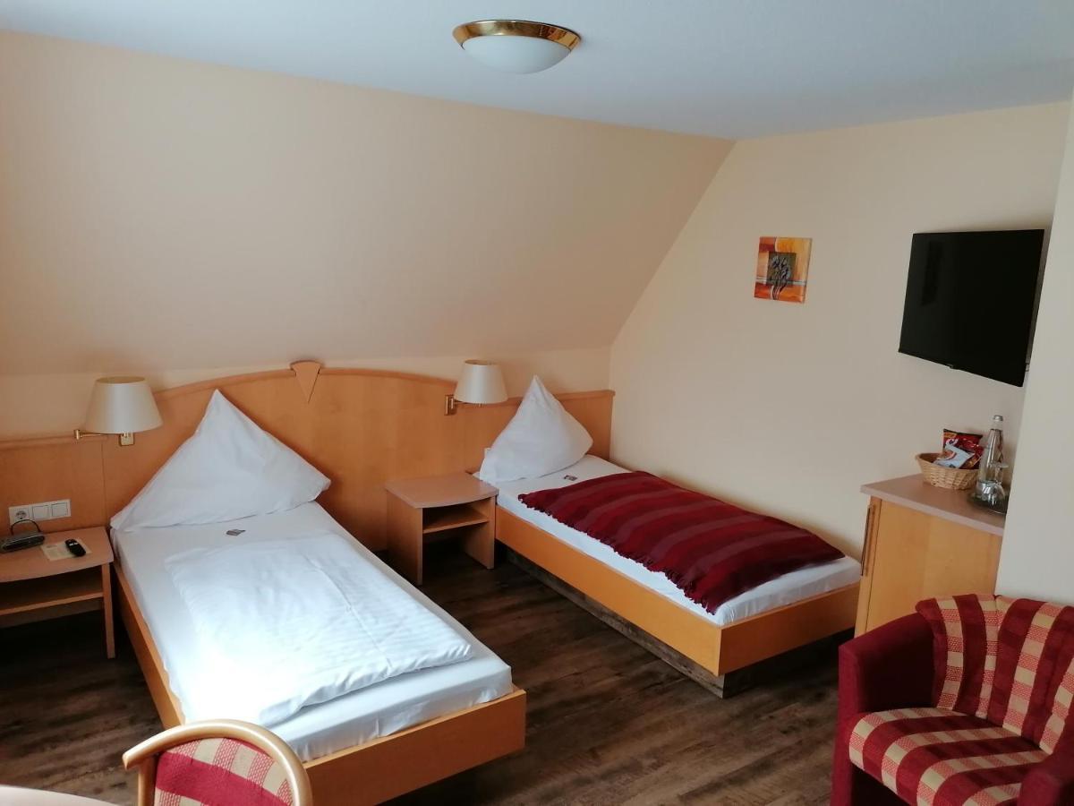 Landgasthof Niebler Adelsdorf Zewnętrze zdjęcie