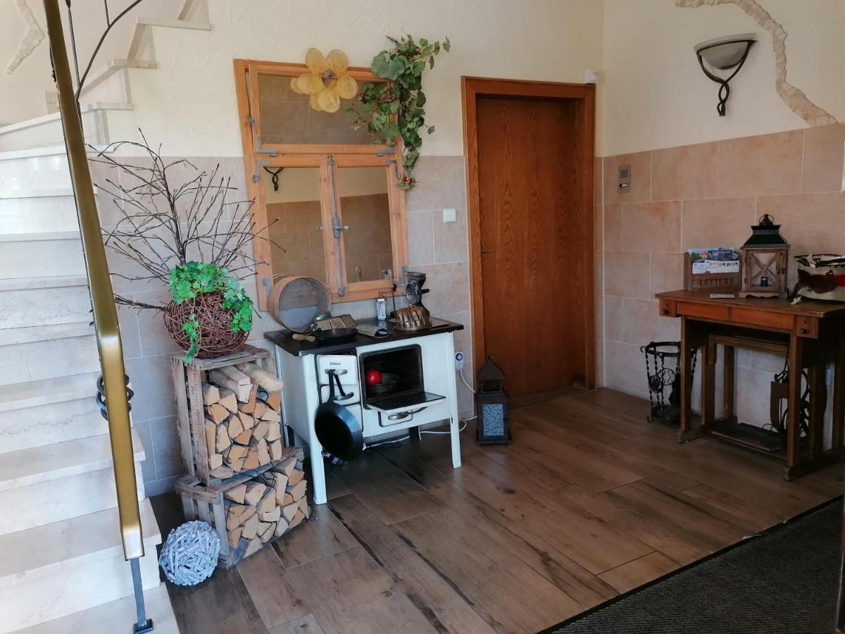 Landgasthof Niebler Adelsdorf Zewnętrze zdjęcie