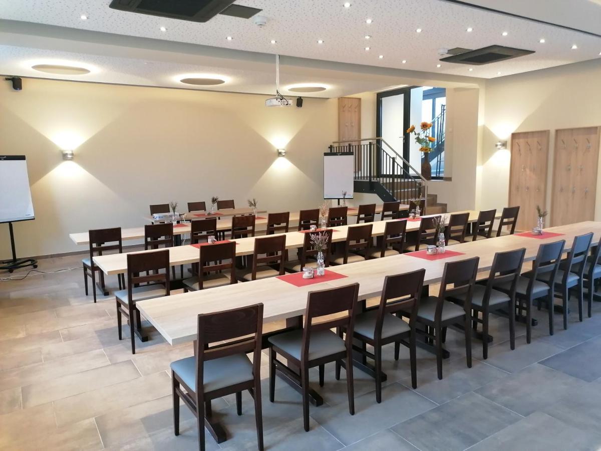 Landgasthof Niebler Adelsdorf Zewnętrze zdjęcie